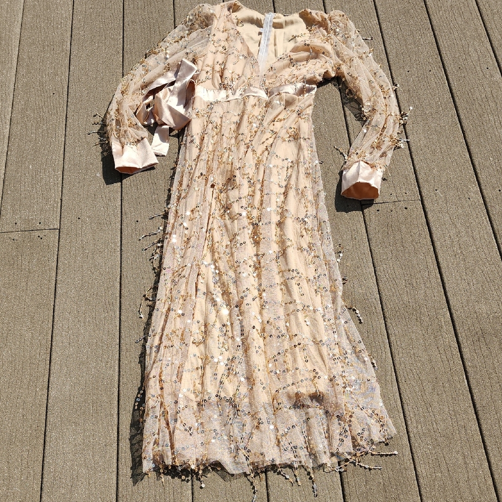 (M) NWT Elegant Beige Sequin Dress Prom Grad  Flowy Night Out Stagette Cosplay